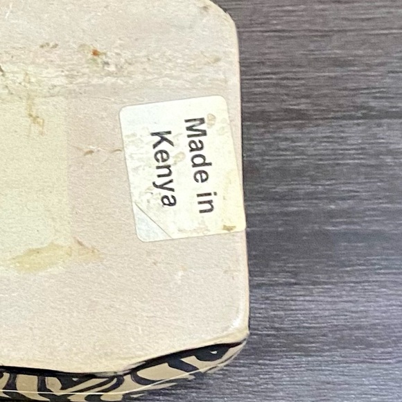 Handmade Soapstone Kisii Stone Trinket Box Zebra Print - Picture 4 of 4